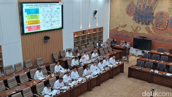Agrinas Palma Nusantara dengan Komisi VI