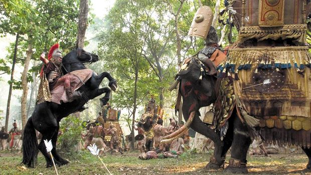 Cuplikan adegan Colin Farrell di film Alexander.