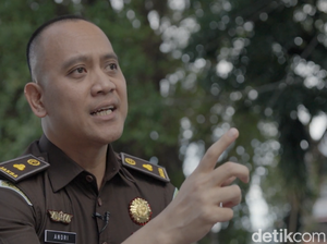Teguh Lawan Korupsi, Sosok Andri Zulfikar Hadapi Tekanan Massa dan Suap Fantastis