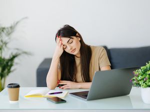 10 Penyebab Badan Lemas dan Mengantuk Terus-menerus, Kurang Vitamin Apa?
