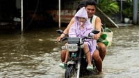 Topan Ragasa yang dikategorikan sebagai “super typhoon” sebelumnya melanda wilayah Filipina dengan membawa angin kencang dan curah hujan ekstrem. REUTERS/Lisa Marie David