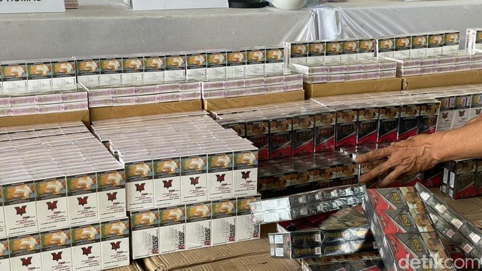 Barang bukti rokok ilegal yang disita Dipolairud Polda Kalsel.