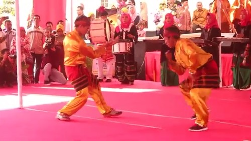 Beladiri Gantao, khas Bima dan Dompu. (Foto: YouTube Ego Rasta 2019)