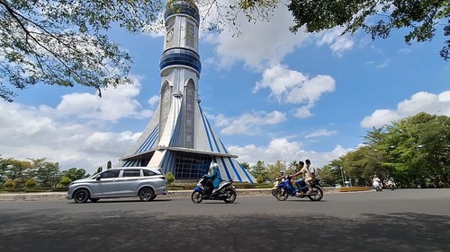 Bundaran Jempong, Jalan Lingkar Selatan, Kecamatan Sekarbela, Mataram, NTB, Selasa (23/9/2025). (Nathea Citra/detikBali)