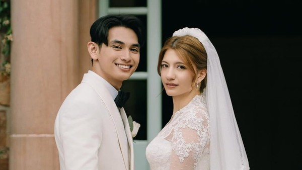 8 Foto Resepsi Pernikahan Cassandra Lee di Inggris, Simpel dan Intimate