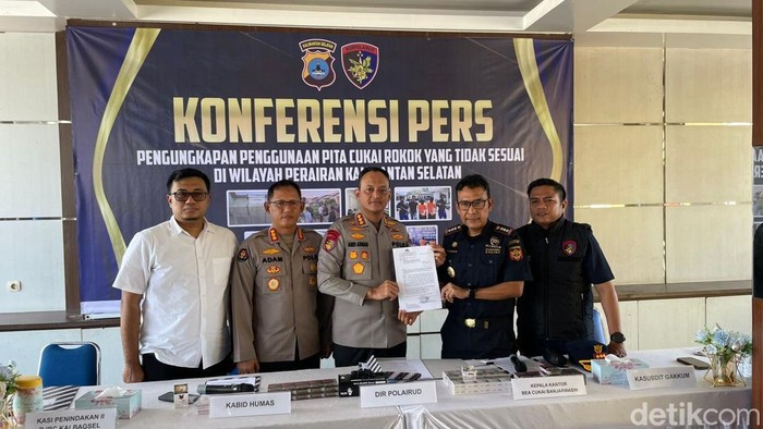 Ditpolairud Polda Kalsel ungkap pelanggaran cukai rokok yang rugikan negara Rp 505 juta.