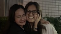 Kika akan melanjutkan kuliah di Tokyo, Jepang. Kika sebelumnya diketahui kuliah di ITB sebagai mahasiswi Teknik Penerbangan. Kalau kemarin LDR-nya Jakarta-Bandung, kali ini bakal lebih jauh, kata Ersa Mayori. Foto: Instagram @ersamayori