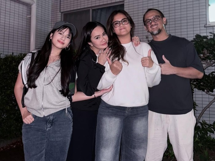 Ersa Mayori lepas putri sulung, Aiska di Jepang.