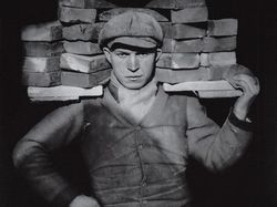 Intip Foto Kehidupan 1928: Hidup Sederhana di Ambang Depresi Besar