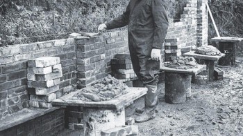 Winston Churchill Membangun Pondok Foto: AOL