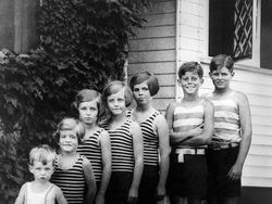 Intip Foto Kehidupan 1928: Hidup Sederhana di Ambang Depresi Besar