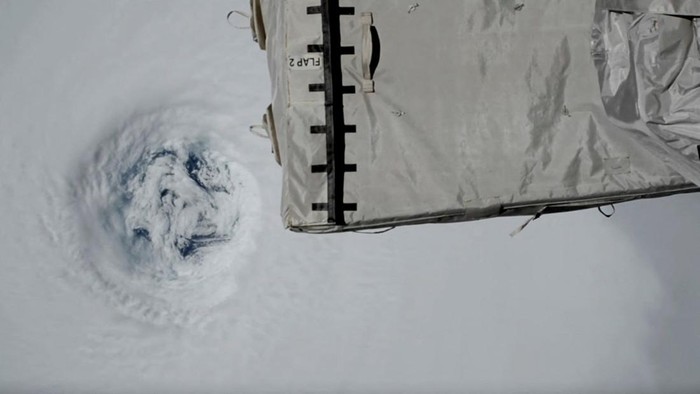 Heboh di Hong Kong! Warga Panic Buying, Indomie Goreng Diborong International Space Station flies over the eye of Typhoon Ragasa, September 22, 2025, in this still image obtained from social media video. NASA via REUTERS THIS IMAGE HAS BEEN SUPPLIED BY A THIRD PARTY.