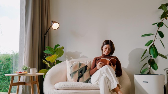 Ilustrasi perempuan sendiri