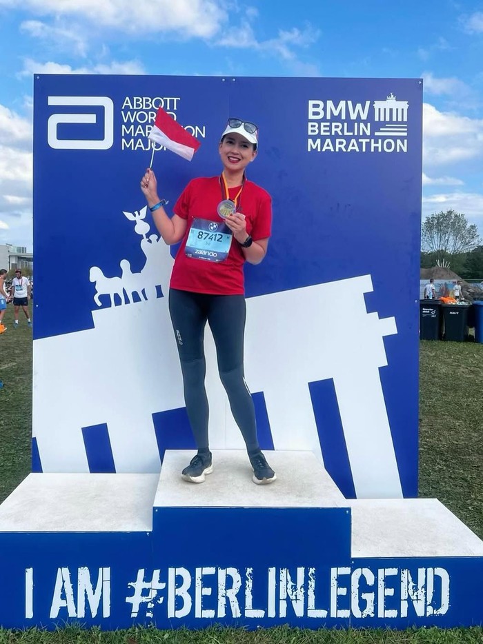 Ira Wibowo finish Berlin Marathon 2025.