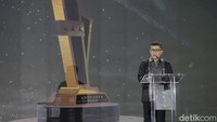 Transmedia memberi penghargaan khusus kepada Jaksa Agung ST Burhanuddin di malam puncak Adhyaksa Awards 2025.