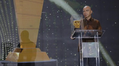 Jamintel Reda Mantovani Dinobatkan sebagai Tokoh Adhyaksa Peduli Lingkungan