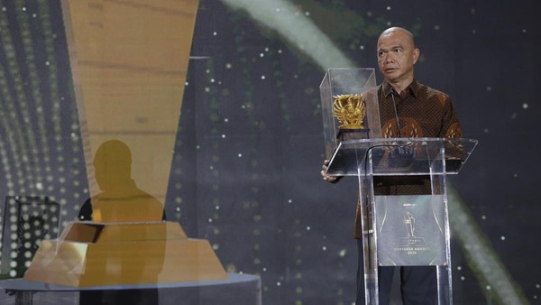 Jamintel Reda Mantovani Dinobatkan sebagai Tokoh Adhyaksa Peduli Lingkungan