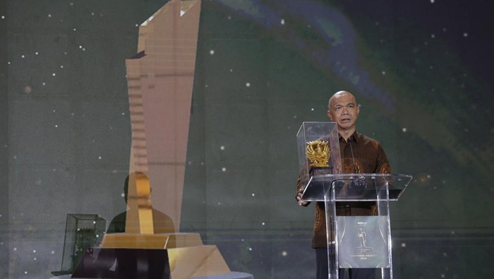 Jamintel Reda Manthovani menerima penghargaan khusus sebagai Tokoh Adyaksa Peduli Lingkungan dalam Adhyaksa Awards 2025. Reda mengucapkan terimakasih atas penghargaan yang diberikan.