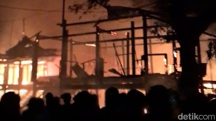 Kebakaran hebat di Parepare hanguskan 5 rumah dan tewaskan 2 orang. Ardiansyah/detikSulsel