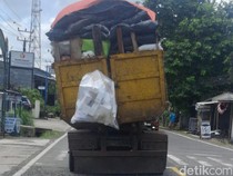 Kondisi Memprihatinkan Truk Pengangkut Sampah di Pangandaran