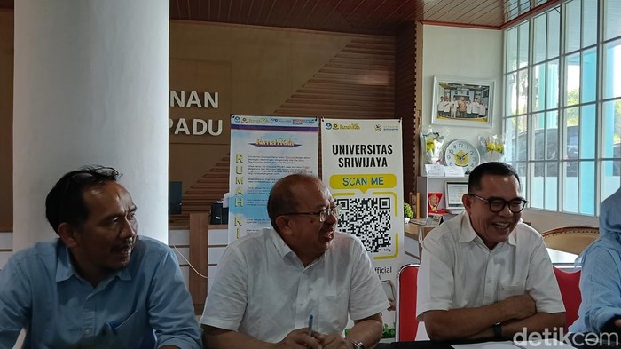 Unsri menggelar konferensi pers terkait kakak tingkat suruh maba cium teman