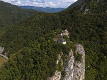 Masjid Kuslat, Masjid di Langit yang Bertahan 6 Abad di Atas Ngarai Bosnia