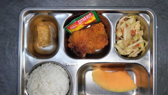 Kasus 16 siswa SDN 12 Benua Kayong di Kabupaten Ketapang, Kalbar keracunan Makan Bergizi Gratis (MBG) masih didalami dan diinvestigasi petugas regional. Dugaan sementara, penyebab siswa keracunan adalah jenis menu yang disediakan Satuan Pelayanan Pemenuhan Gizi (SPPG) Dapur Mitra Mandiri 2.