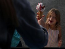 Musim Panas September Jadi Berkah Penjual Es Krim di Inggris