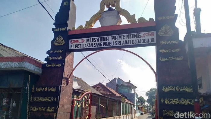 Petilasan Sri Aji Joyoboyo di Kediri