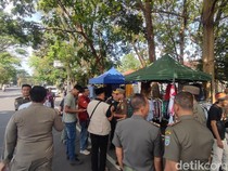 Cara Humanis Satpol PP Ciamis Tertibkan PKL di Kawasan Islamic Center