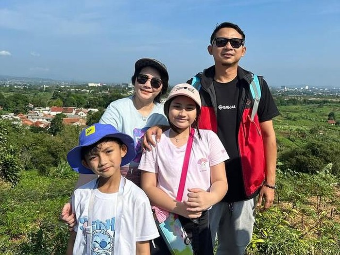 Anak Cewek Hobi Tampil, Putra Aden Bajaj Justru Alergi Kamera dan Gila Belajar