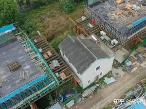 2 Tahun Ngotot, Orang Ini Akhirnya Jual Rumah yang Diapit Rel Kereta