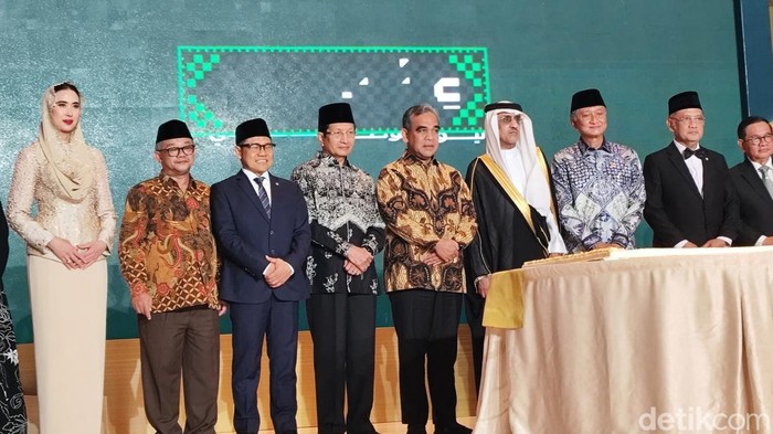 Menag Nasaruddin, Dubes Saudi untuk RI Faisal bin Abdullah Al Amudi. Kredit foto Anisa Rizki/detikHikmah