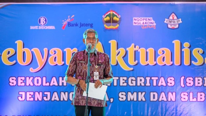 Sekda Jateng, Sumarno, saat menghadiri acara Gebyar Aktualisasi Sekolah Berintegritas (SBI) jenjang SMA, SMK, dan SLB, se-Jateng di Museum Ronggowarsito, Semarang, Selasa (23/9/2025).