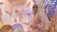 Lama tak berakting, Shezy akan kembali tampil bersama Revalina S. Temat dalam film bertajuk “Tuhan, Benarkah Kau Mendengarku?” yang disutradarai Jay Sukmo. Foto: Instagram/@shezy_idris