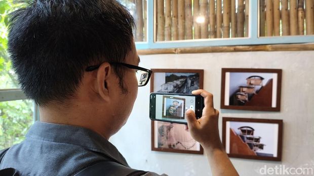 Suasana pameran mengenang Eko Prawoto di Kalibawang, Kulon Progo, Selasa (23/9/2025).