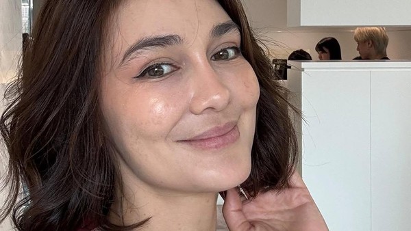 Fresh Look Luna Maya Potong Rambut Pendek, Ikuti Kemauan Maxime Bouttier