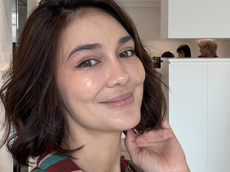 Fresh Look Luna Maya Potong Rambut Pendek, Ikuti Kemauan Maxime Bouttier