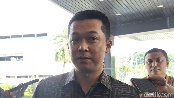 Taufik Hidayat di Kemenpora.