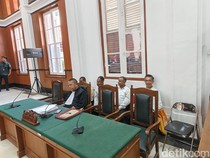 4 Petinggi NFRPB Terdakwa Kasus Makar Papua Barat Dituntut 8 Bulan Penjara