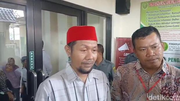 Terdakwa M Khundori pembunuh bapak-anak di Blora saat sidang vonis, Selasa (23/9/2025).