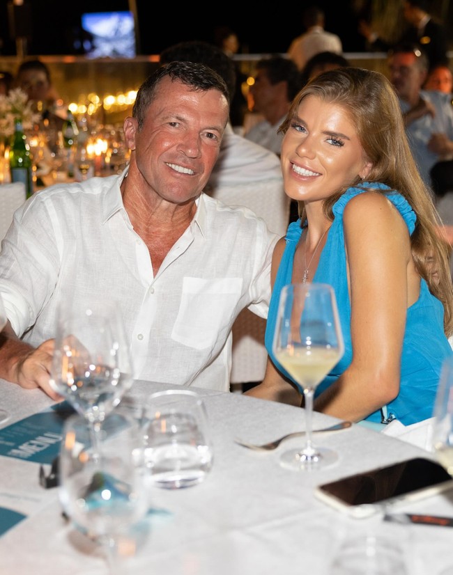 Kisah cinta Matthaus sendiri sering jadi sorotan. Pria 64 tahun itu sudah menikah tiga kali hingga skandal diselingkuhi oleh model 22 tahun.  Foto: Instagram