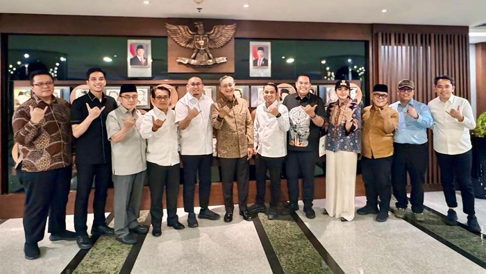 Wakil Ketua Komisi VI DPR Fraksi Gerindra Andre Rosiade membawa sejumlah kepala daerah di Sumatra Barat (Sumbar) bertemu dengan Menteri PU Dody Hanggodo di kantor Kementerian PU (dok. istimewa)