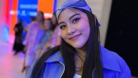 Dalam ajang GADIS Sampul 2024, putri Meisya Siregar juga menjadi salah satu finalisnya, yakni Song Louisa Mu Khadijah. Song Louisa Mu Khadijah mengikuti jejak ibunya yang juga menjadi finalis GADIS Sampul 1993. Foto: Instagram @meisya_siregar