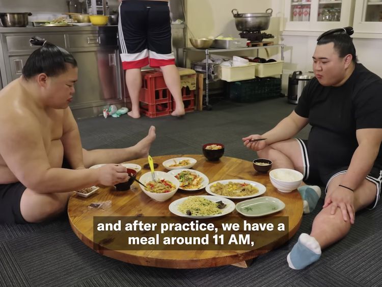 8.000 Kalori Sehari! Begini Pola Makan Ekstrem Pesumo Jepang