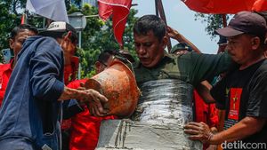 Aksi Cor Badan Jadi Sorotan di Hari Tani Nasional