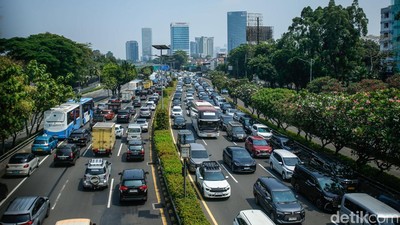 Aksi Hari Tani Picu Kemacetan di Tol Dalam Kota Jakarta