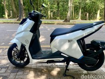 Kehadiran Motor Listrik Mulai Ancam Motor Bensin di Indonesia?