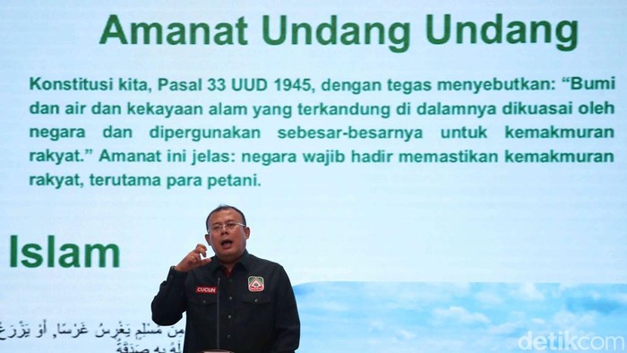 Menteri Koordinator Pemberdayaan Masyarakat sekaligus Ketua Umum PKB, Muhaimin Iskandar, menyampaikan pidato di DPP PKB, Jakarta, Rabu (24/9/2025). Pidato itu digelar untuk memperingati Hari Tani Nasional dan harlah ke-11 Gerbang Tani.