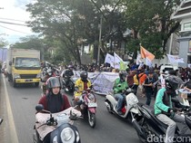 Demo Hari Tani di Kantor Gubernur Sulsel, Lalin Jalan Urip Tersendat